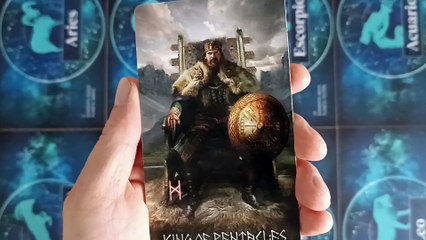 ALGUIEN MUY INFLUYENTE TE TIENE EN LA MIRA