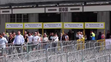 Concierto de Oasis en Cardiff