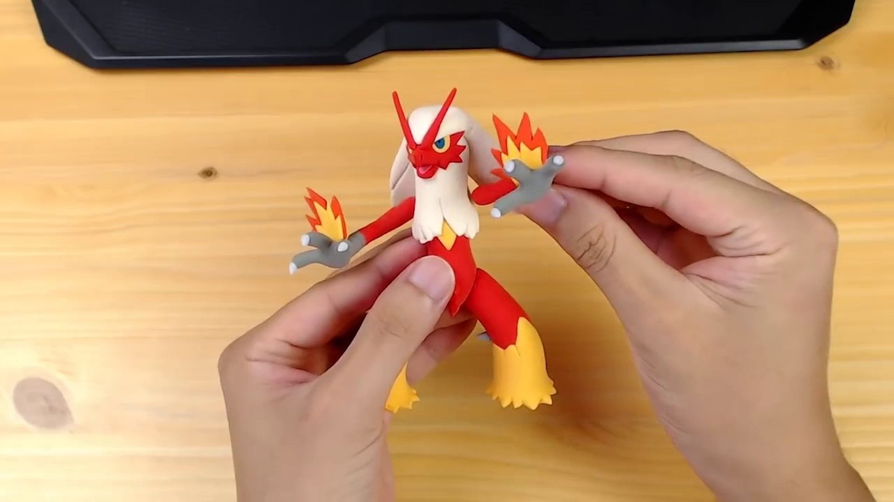 Sculpting Blaziken Fire_Fighting Pokémon Clay art