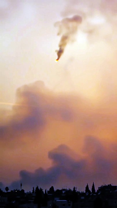 Iran Fires Hypersonic Missiles at Israel | Real War Footage & Defense Response