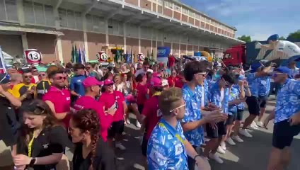 Ambiance avant le départ de la caravane