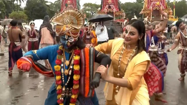 Artists Rejoice Ahead of Bahuda Yatra of Lord Jagannath from Gundicha Temple