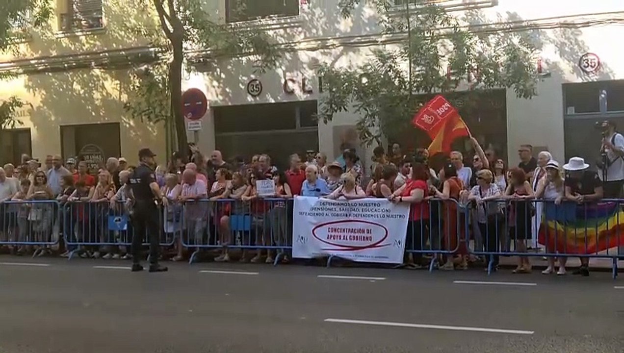 Simpatizantes de Sánchez insultan a Page a su llegada