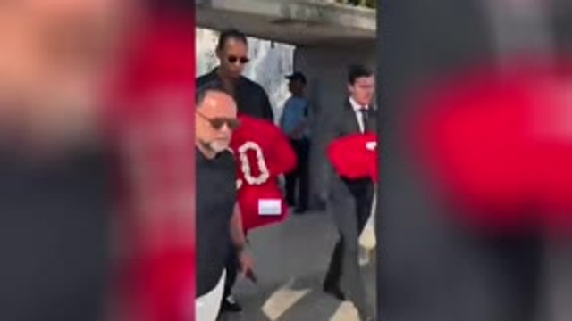 Disparition de Jota - L'arrivée des joueurs de Liverpool aux funérailles