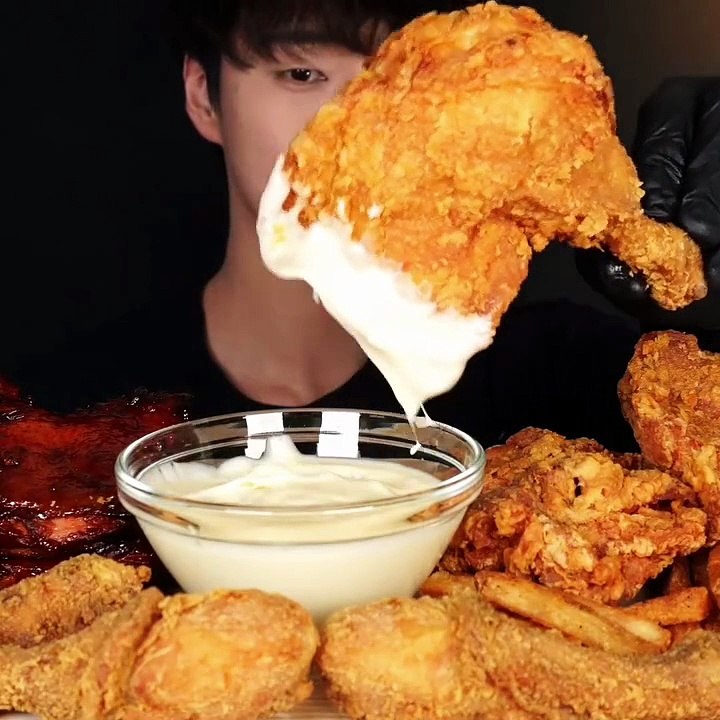 Follow for more ASMR videos🌮🍟 Credits: @ddm_ddang #mukbang #asmr #fastfood #asmreating