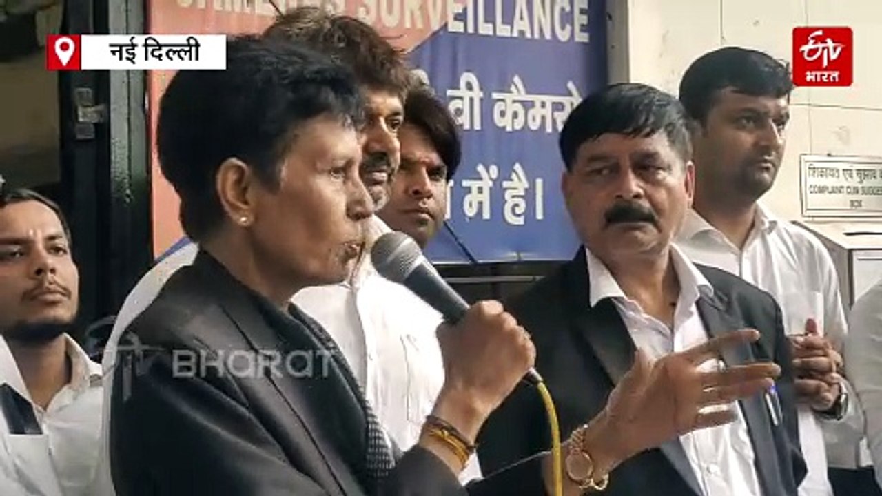 शाहदरा कोर्ट परिसर में वकीलों की भूख हड़ताल, मांगें पूरी नहीं होने पर दी बड़े आंदोलन की चेतावनी