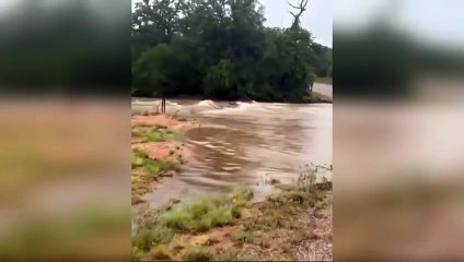 Las inundaciones provocan en Texas al menos 25 muertos y decenas de desaparecidos