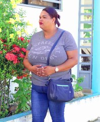 Hijo le regala celular a su madre y ella lo vende el mismo dia