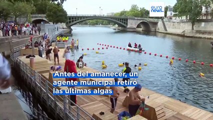 Los parisinos se dan un chapuzón histórico en el río Sena después de más de un siglo