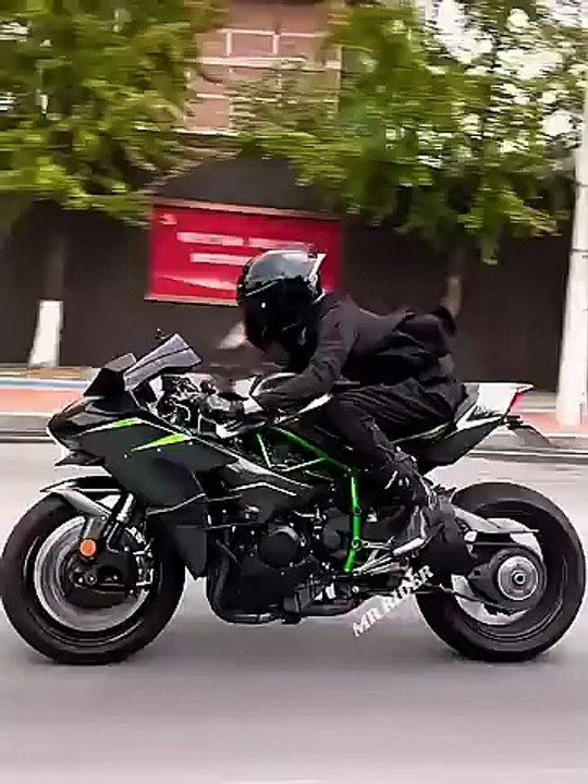 Kawasaki Ninja H2R road legal superfast bike rider #shorts #superbike #ninjah2rzx10r #viralshorts  - MR RIDER 1238 (360p, h264)