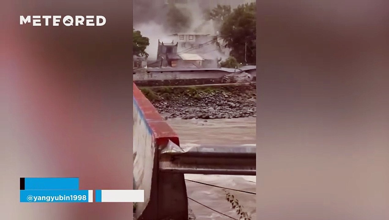 A huge mudslide destroys a village in #Danba, China! The local residents were evacuated in time