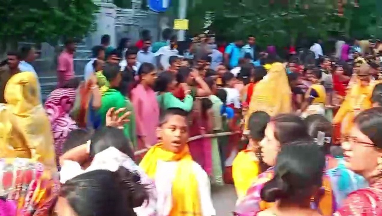 জগন্নাথ দেবের  উল্টোরথ এগিয়ে চলছে ঢাকেশ্বরী মন্দির থেকে স্বামীবাগ ইসকন মন্দিরে