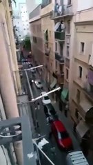 Vecinos y delincuentes se enfrentan en La Barceloneta