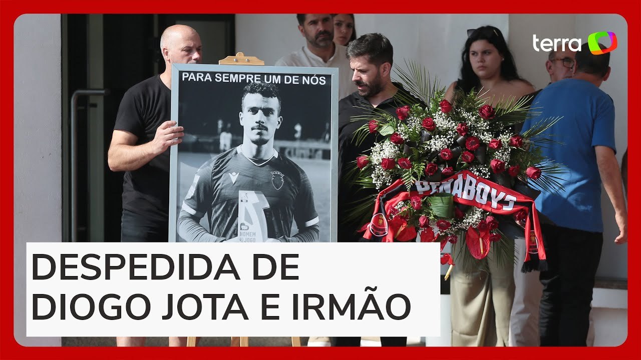 Funeral de Diogo Jota e André Silva reúne amigos, familiares e personalidades em Portugal