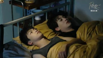 Does this bed have some kind of magic? Don't tell me you both actually fell asleep on it!🤗🤩