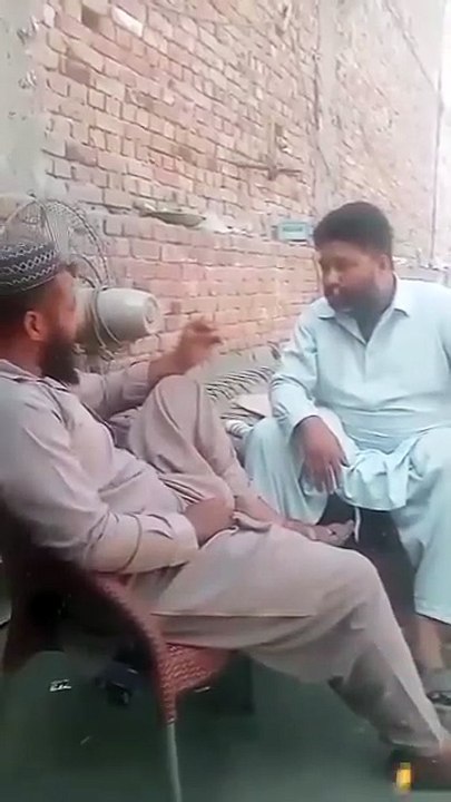 Syasat py bat karni chahiye
