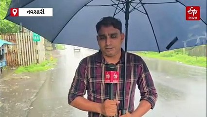 નવસારીમાં મેઘરાજાનું તાંડવ, અનેક માર્ગ પર પાણી ભરાતા વાહન વ્યવહાર બંધ