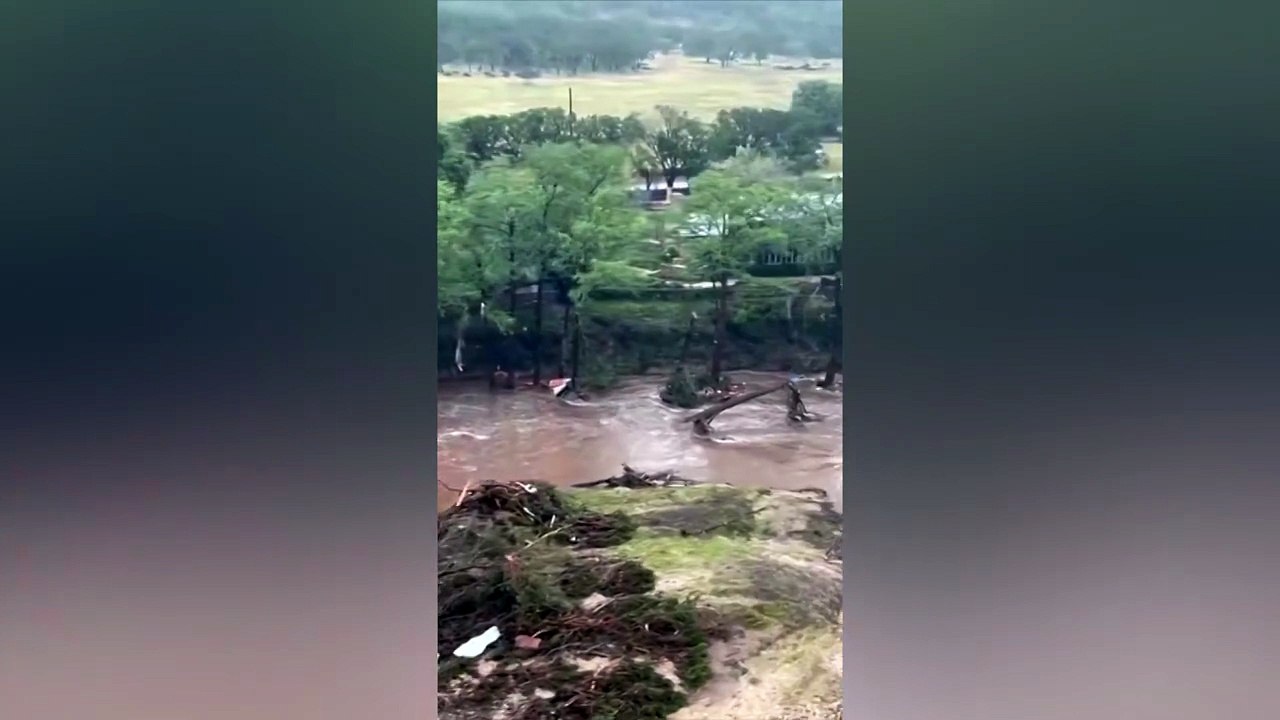 Las inundaciones en Texas dejan ya 50 muertos, entre ellos 15 niños, y decenas de desaparecidos