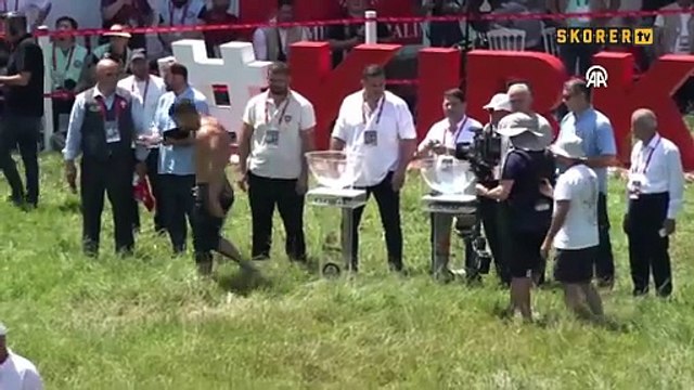 Kırkpınar Yağlı Güreşleri'nde son 2 yılın başpehlivanı Yusuf Can Zeybek elendi!