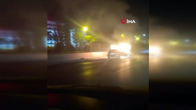 Bursa’da bir otomobil alev alev yandı