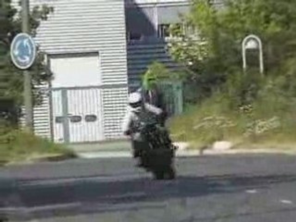 freestyle moto stunt