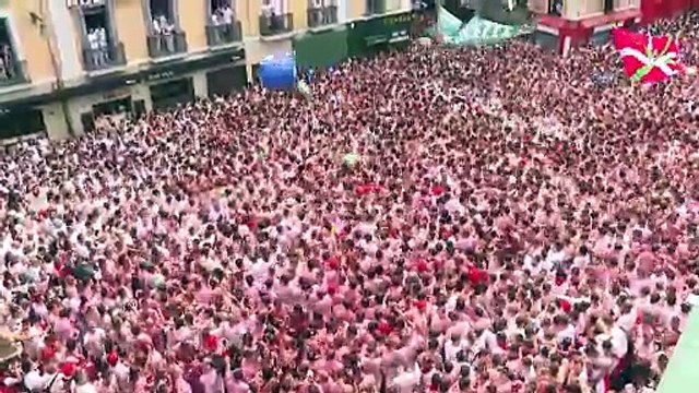 Comienzan los Sanfermines de 2025 con un chupinazo multitudinario y mensajes apoyo a Palestina