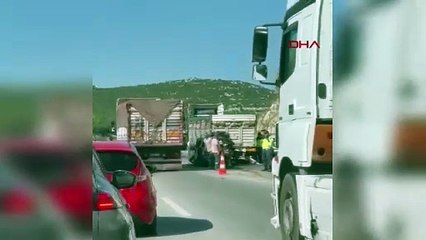 Mersin'de tıra çarpan araçtaki 1'i çocuk 5 kişi öldü