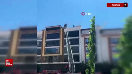 İntiharkolik Hasan, bu kez Burdur'da çatıya çıktı