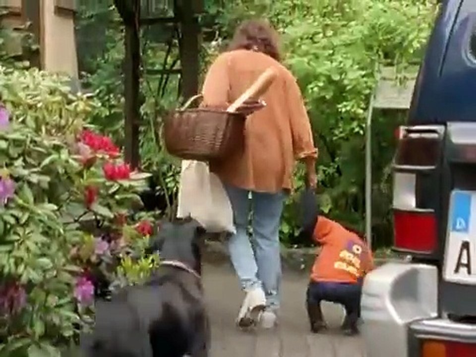 Unser Charly S02E06-Charly als Held