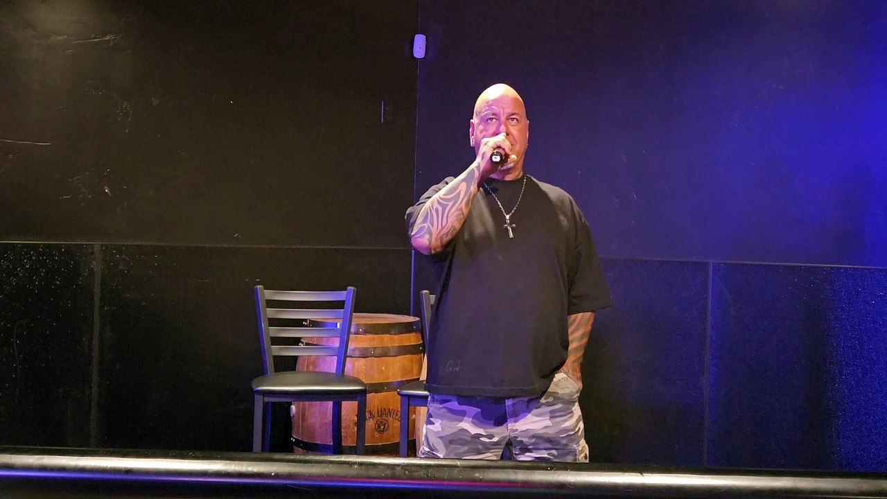 LINKIN PARK - LEAVE OUT ALL THE REST (PERFORMED LIVE AT THE WESTERNER)