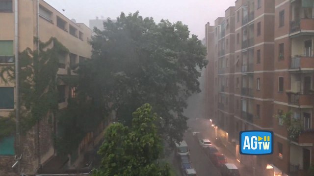 Violento nubifragio a Milano, forte vento e pioggia torrenziale: il video