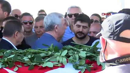 Gazeteci-yazar Nihat Genç son yolculuğuna uğurlandı