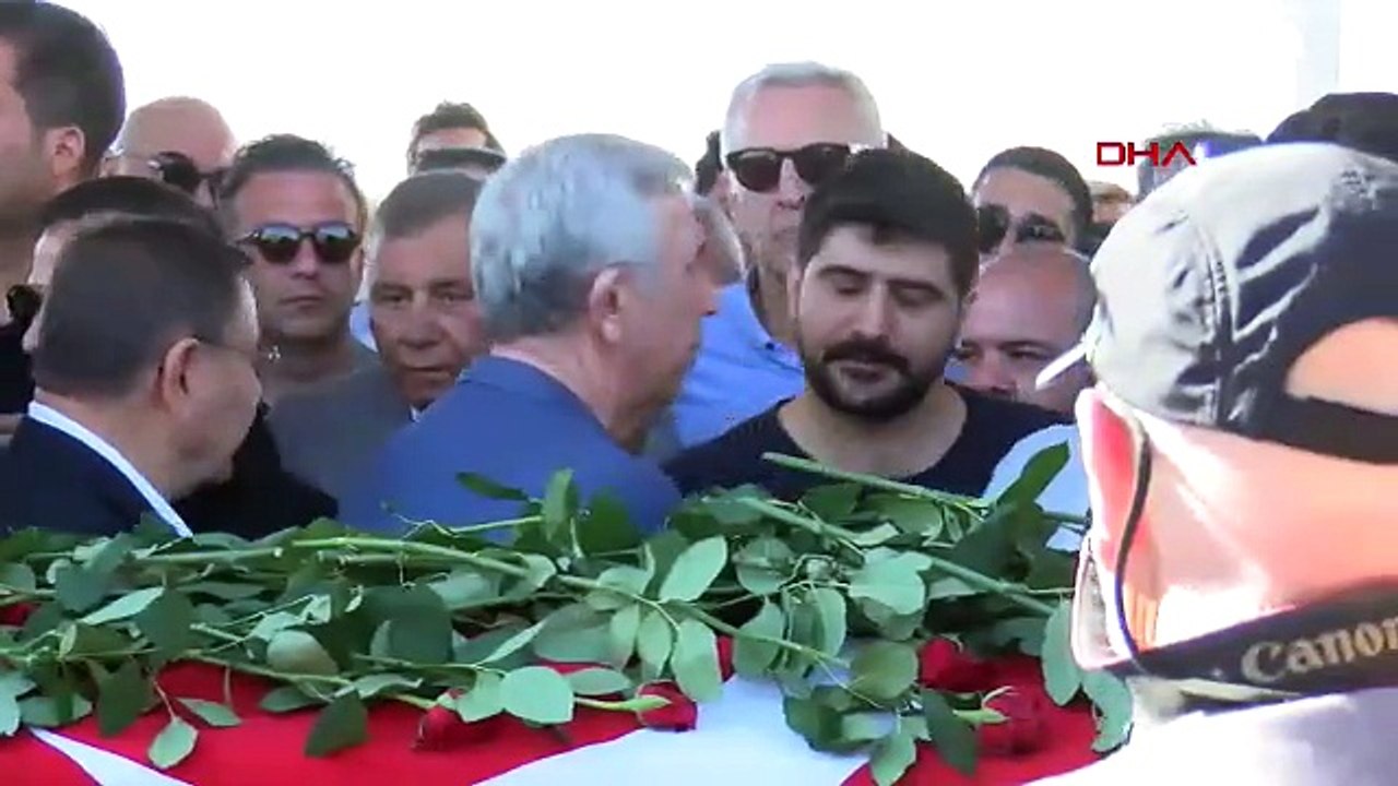 Gazeteci-yazar Nihat Genç son yolculuğuna uğurlandı