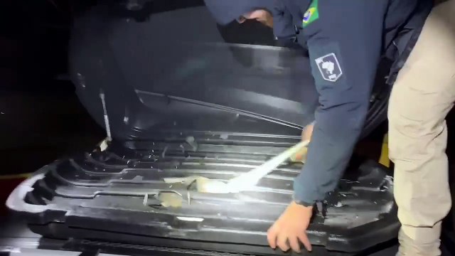 PRF Apreende 41 Kg de Crack Escondidos em Fundo Falso na BR-277 em Guarapuava