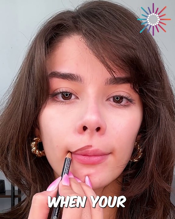 Learn how to overline your lips like a pro! 💋💄