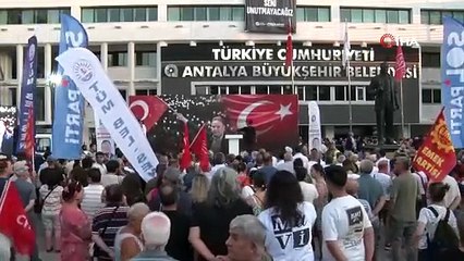 Antalya Büyükşehir Belediyesi önünde Başkan Böcek’e destek mitingi