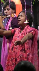 বাঁশি বাদক মেয়েটির সাথে দারুণ বাজনা দিল