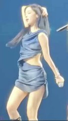 백리스 의상 에스파 윈터