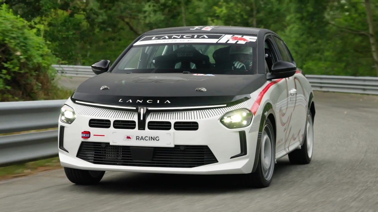 Lancia feiert spektakuläres Comeback im Rallyesport