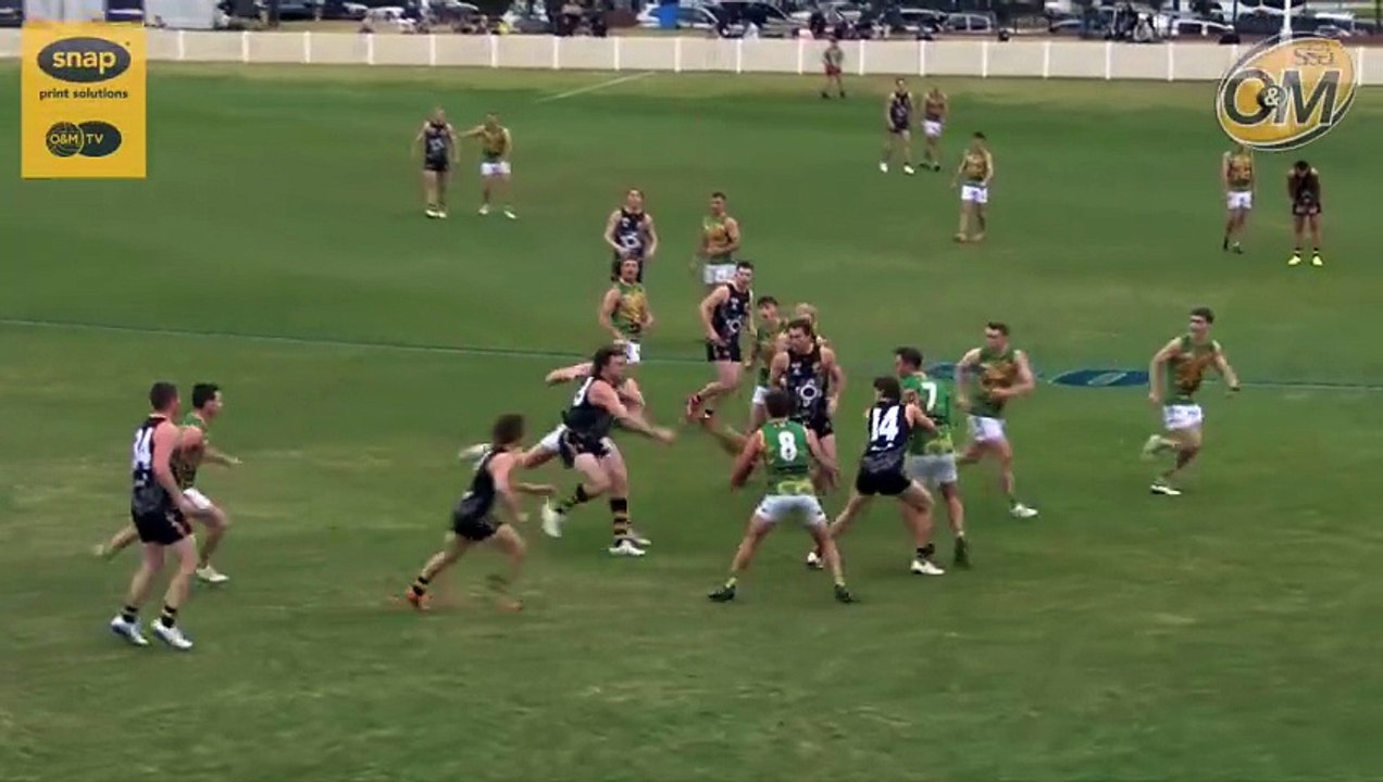 Mat Walker kicks his first goal of the final quarter