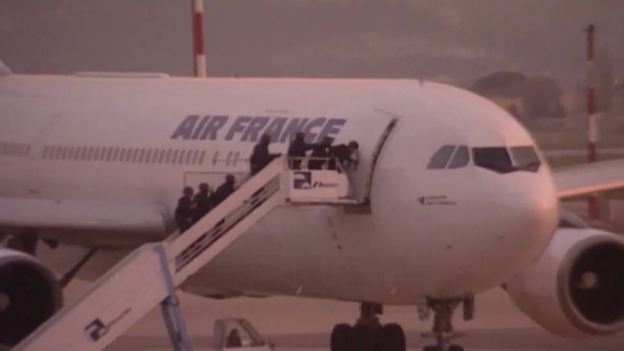 French Special Forces Storm a  Air France Flight 🇫🇷 Air Disasters |  Kidnapped  Smithsonian