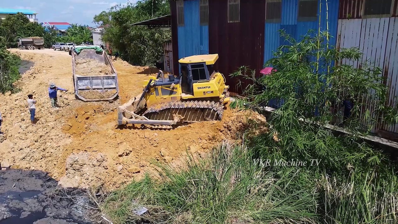 25.5T Powerful Dump Trucks Stuck in Pond! Dump Trucks Driving Back Overturned And Recover By SHANTUI