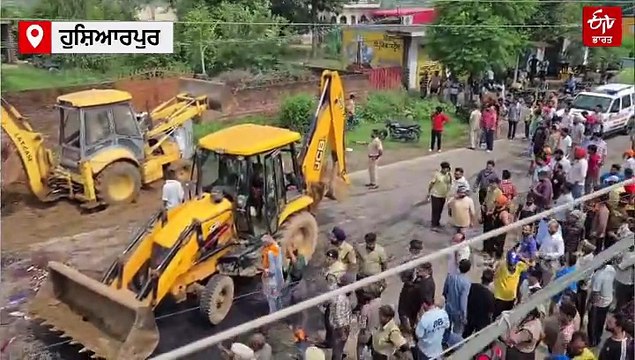 ਕਾਰ ਨਾਲ ਟੱਕਰ ਤੋਂ ਬਾਅਦ ਸਵਾਰੀਆਂ ਨਾਲ ਭਰੀ ਬੱਸ ਪਲਟੀ, ਕਈ ਲੋਕਾਂ ਦੀ ਮੌਤ, ਕਈ ਜ਼ਖਮੀ