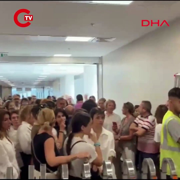 Ayşe Barım ilk kez hakim karşısında! Ünlüler duruşmaya akın etti: Serenay Sarıkaya, Birce Akalay, Halit Ergenç, Bergüzar Korel, Hande Erçel...