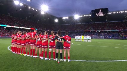 Avant Suisse vs. Islande, une minute de silence poignante