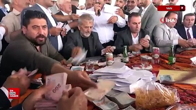 Van'da aşiret düğününde damada 7 buçuk milyon, geline 1 buçuk kilo altın takıldı