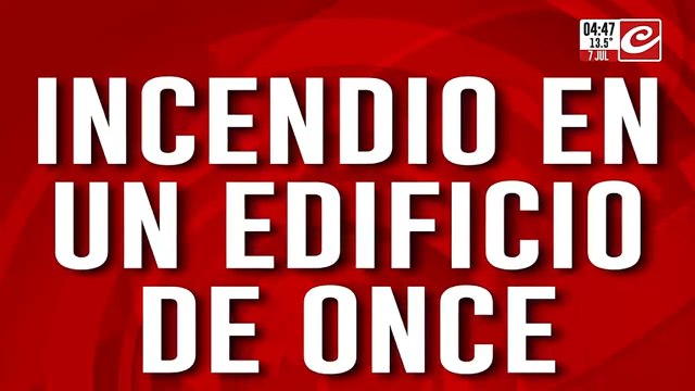 Impresionante incendio en un departamento de Casa Calise: hay varias personas afectadas