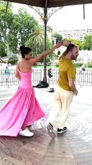 هجوم حاد على ابتسام العومي بعد مهاجمتها للرجل الكويتي