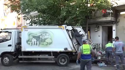 7 yıldır çöp evde yaşıyorlardı: İzmir'de belediyeden hayat değiştiren müdahale