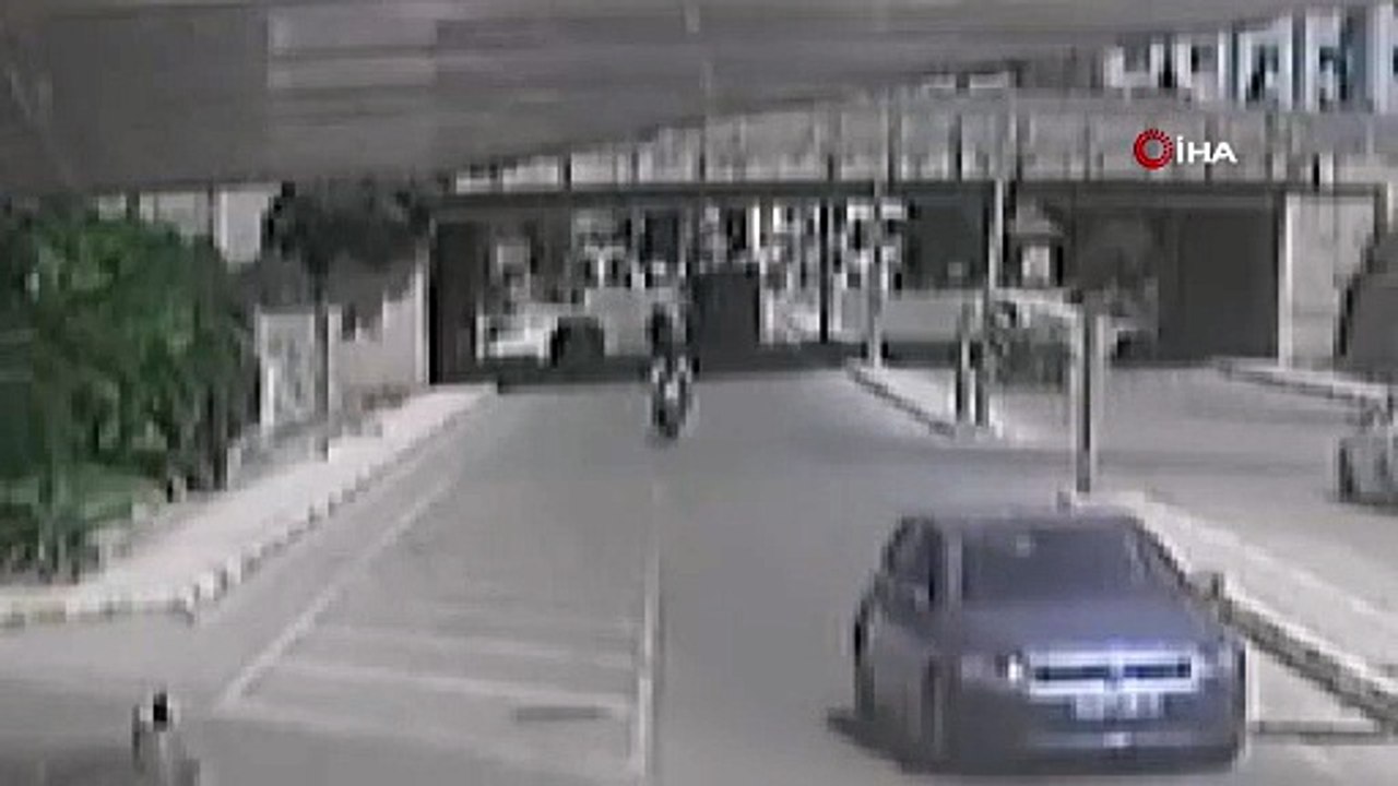 Yalova'da Vinç Alt Geçitte Sıkıştı